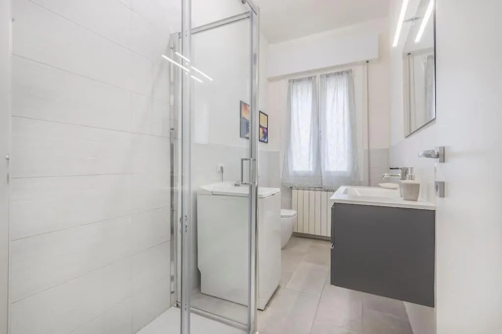Minimalist Oasis - City Life & Hesperia Hospital Modena Apartment
