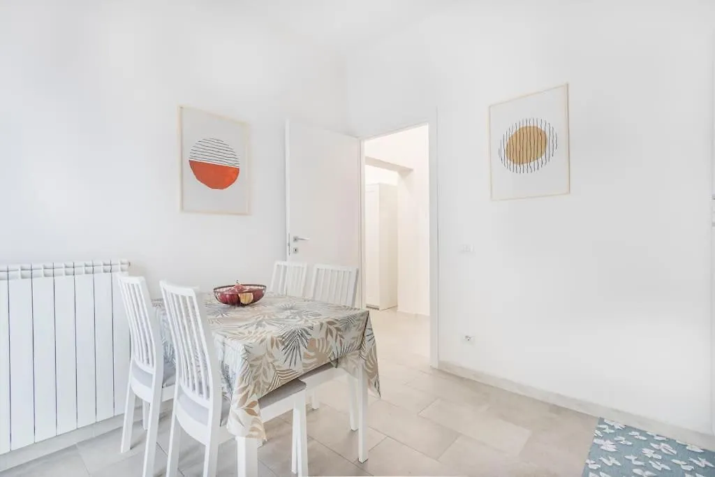 Minimalist Oasis - City Life & Hesperia Hospital Modena Apartment