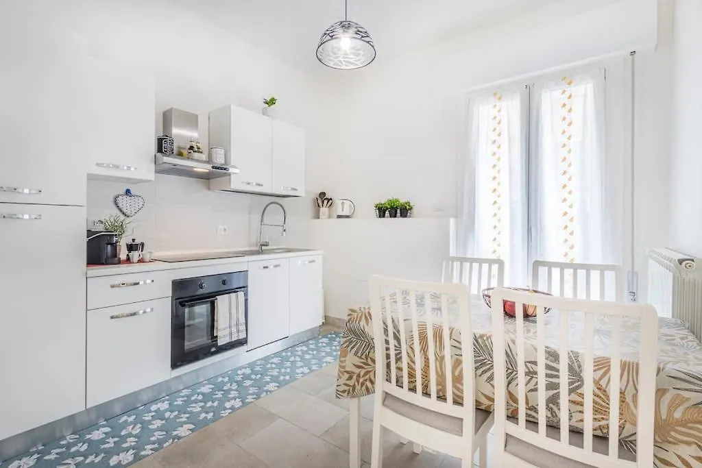 Apartment Minimalist Oasis - City Life & Hesperia Hospital Modena